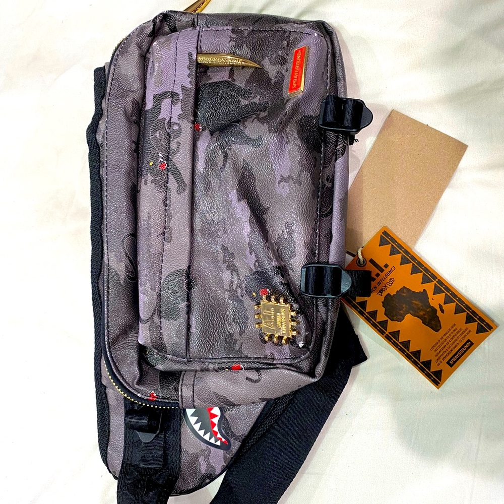 NWT Sprayground black panthera camo belt bag
